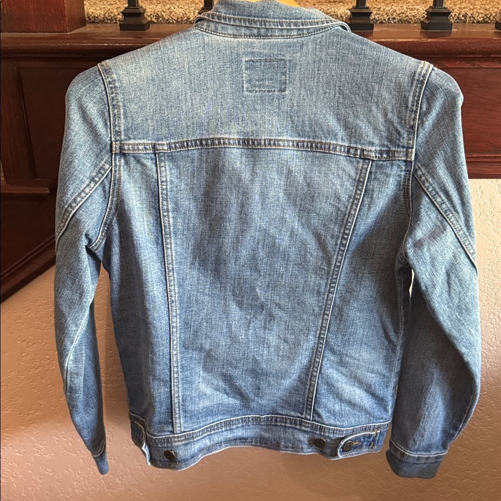 Old Navy Women’s Size Small Light Blue Denim Jean Jacket Casual Fall Style Used - Picture 7 of 7